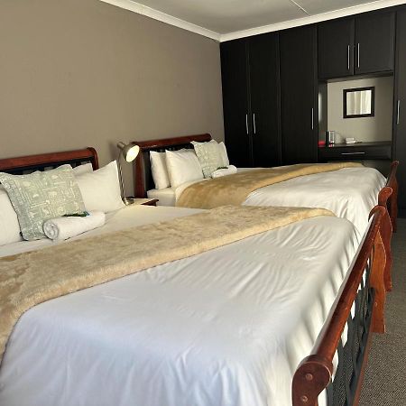 Fin And Feather Guest Lodge Boksburg Luaran gambar