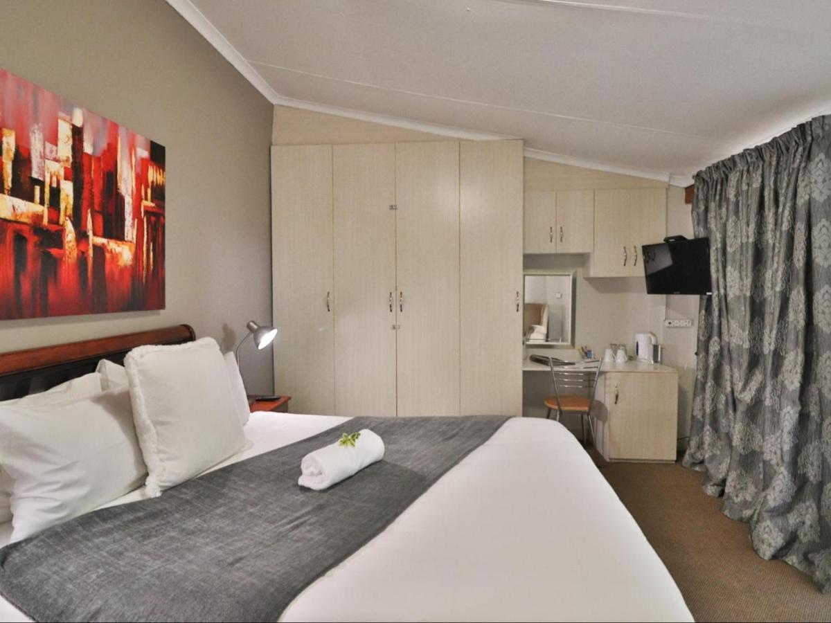 Fin And Feather Guest Lodge Boksburg Luaran gambar