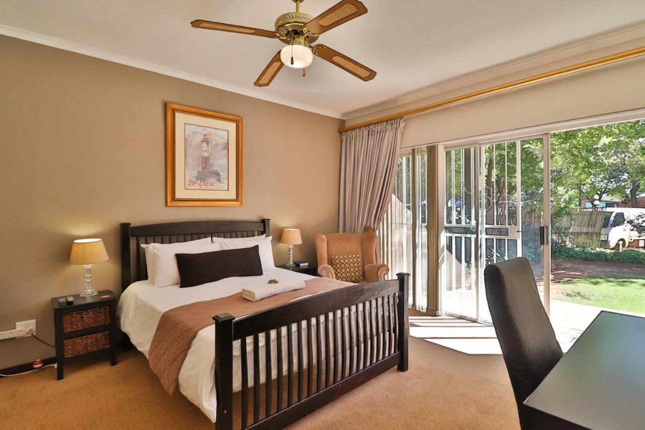 Fin And Feather Guest Lodge Boksburg Luaran gambar