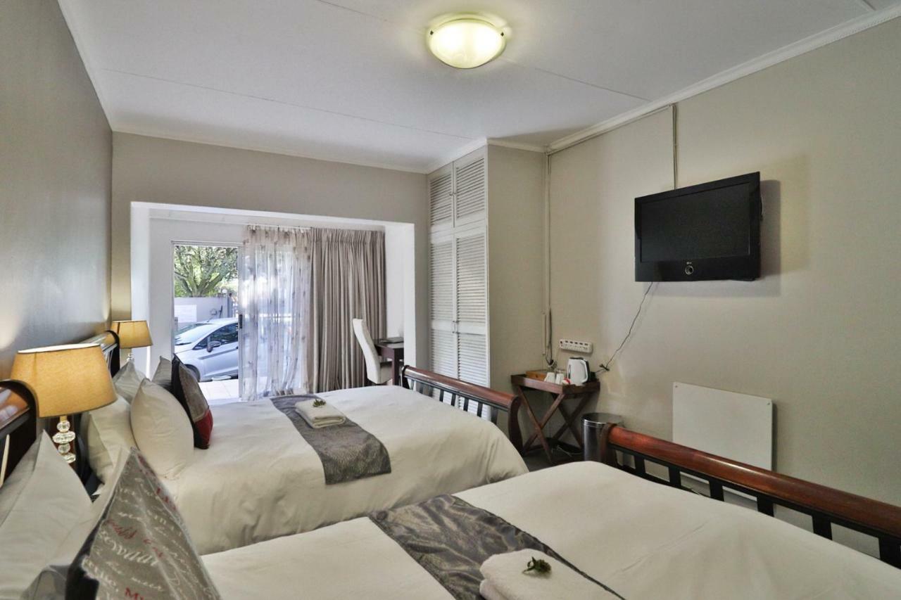 Fin And Feather Guest Lodge Boksburg Luaran gambar