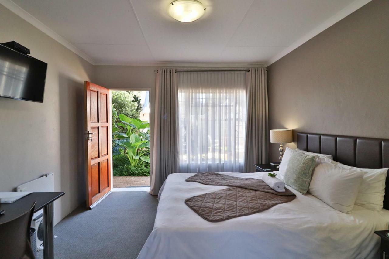 Fin And Feather Guest Lodge Boksburg Luaran gambar